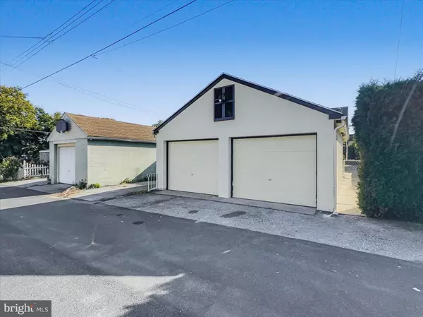 York, PA 17403,808 HILL ST