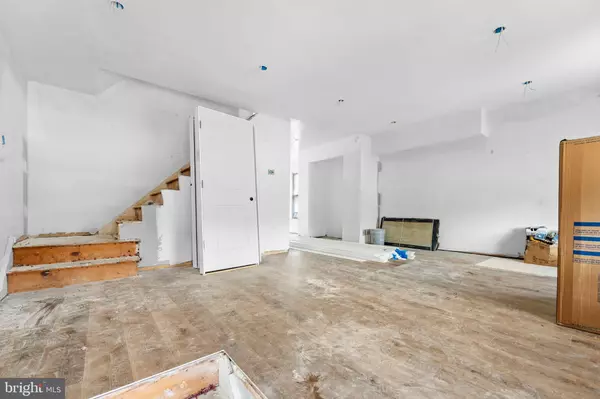 Philadelphia, PA 19153,7713 JASON PL