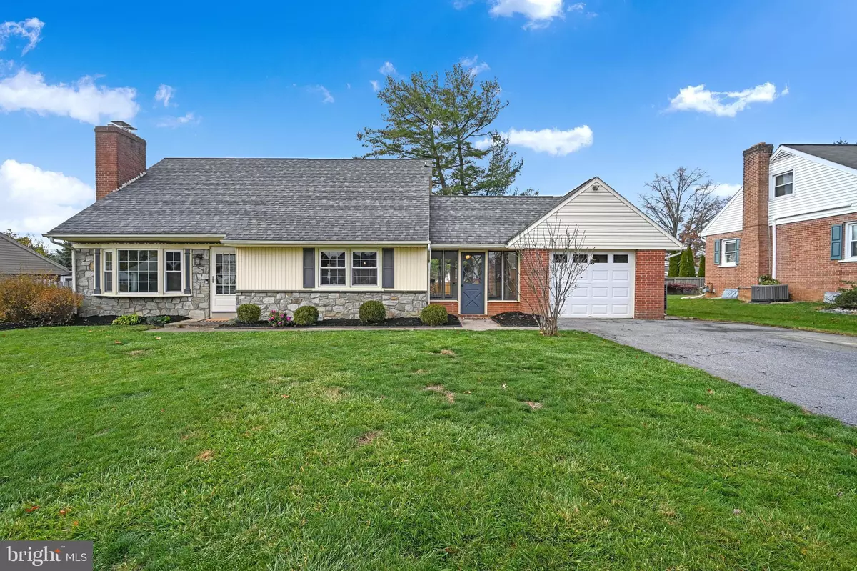 Lancaster, PA 17603,112 WHITNEY RD