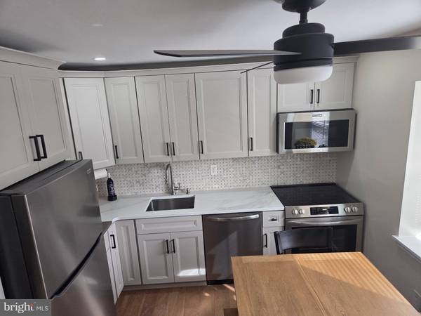 704 SILVER CT, Hamilton, NJ 08690