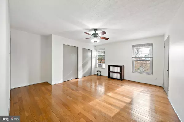 Philadelphia, PA 19147,625 CATHARINE ST #3