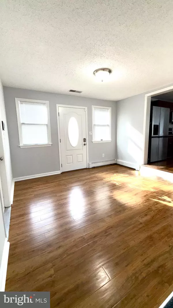 Toms River, NJ 08757,27 THIRD AVE