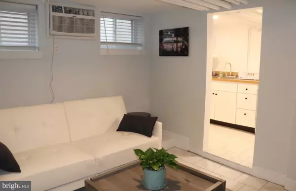 Washington, DC 20037,2121 N ST NW ##2