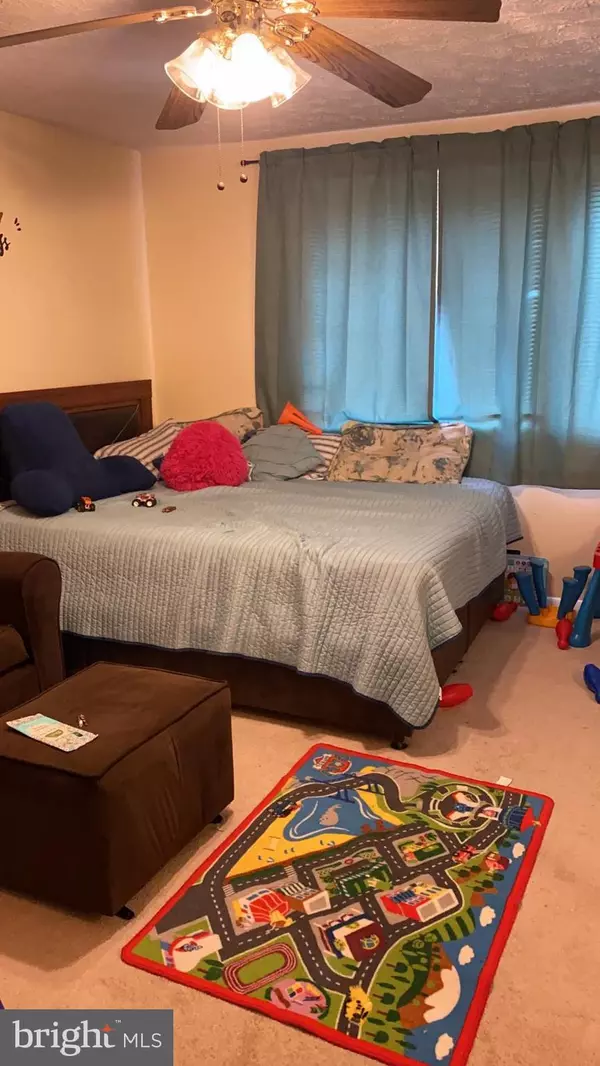 Centreville, VA 20121,14105 HONEY HILL CT ##ROOM