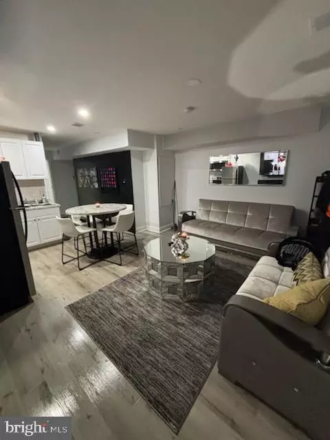 Philadelphia, PA 19142,7119 WOODLAND AVE