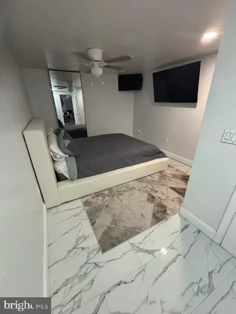 Philadelphia, PA 19142,7119 WOODLAND AVE