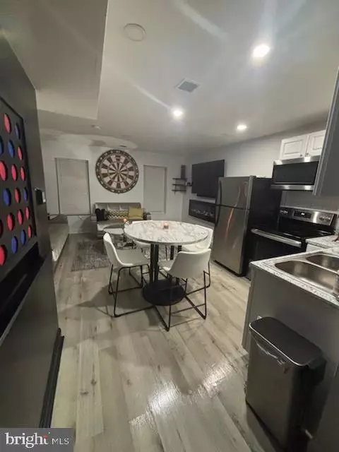 Philadelphia, PA 19142,7119 WOODLAND AVE