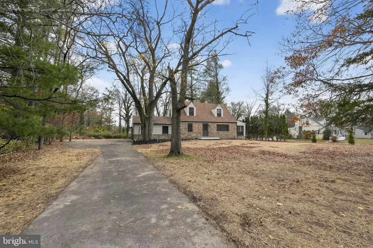 Blue Bell, PA 19422,1698 PENLLYN BLUE BELL PIKE