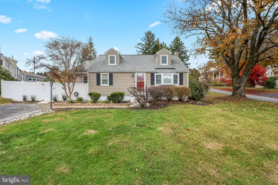 3 BUTTONWOOD AVE, Malvern, PA 19355