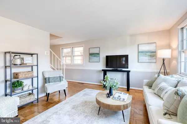 Halethorpe, MD 21227,957 CIRCLE DR