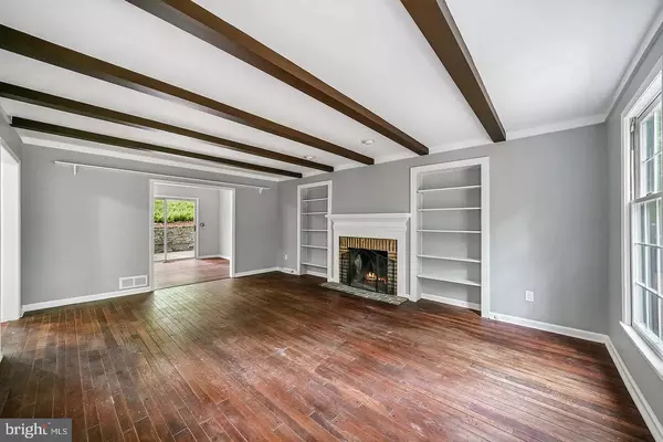 Malvern, PA 19355,11 OAK LN