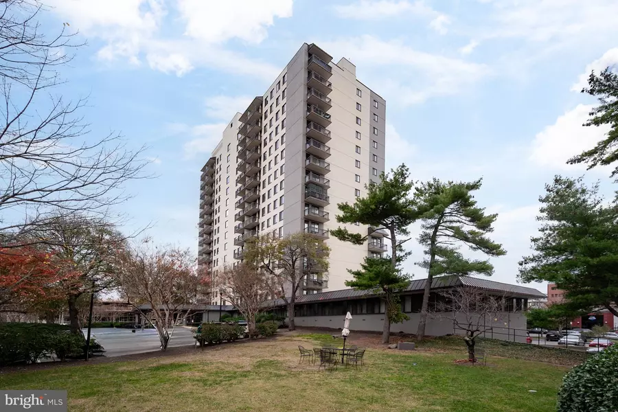 801 N PITT ST #1708, Alexandria, VA 22314