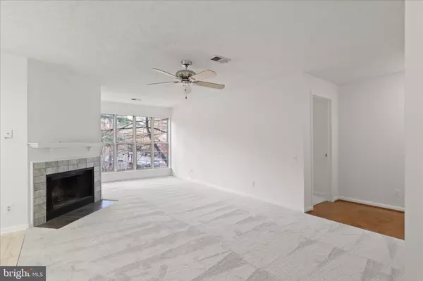 Fairfax, VA 22033,12018 GOLF RIDGE CT #201