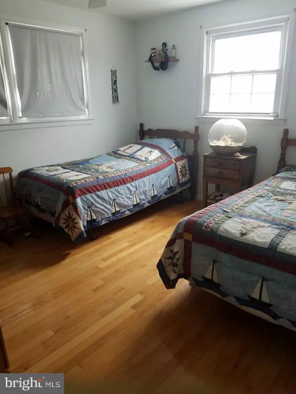 Surf City, NJ 08008,28 DIVISION AVE