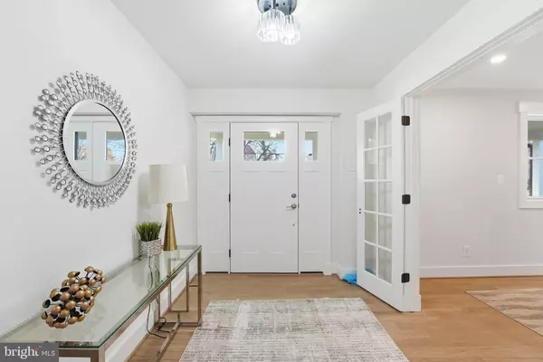 Bethesda, MD 20817,9803 DE PAUL DR