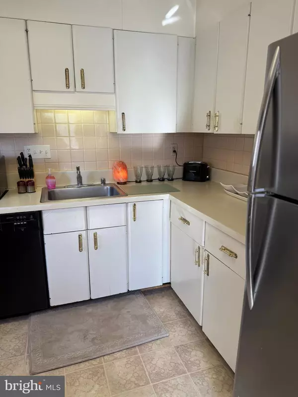 Arlington, VA 22202,637 22ND ST S