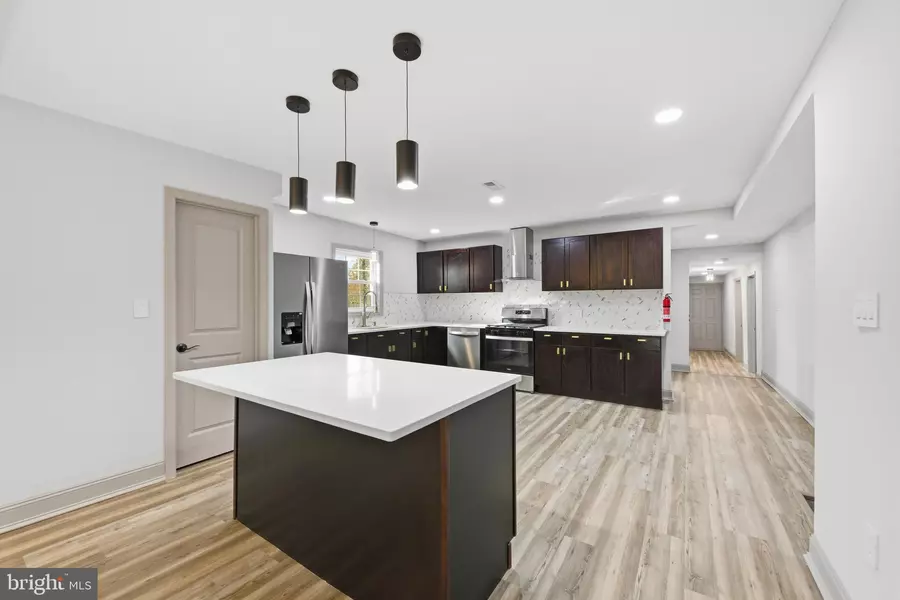 233 CHESTNUT ST, Mount Holly, NJ 08060