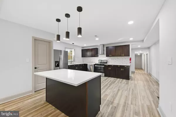 233 CHESTNUT ST, Mount Holly, NJ 08060