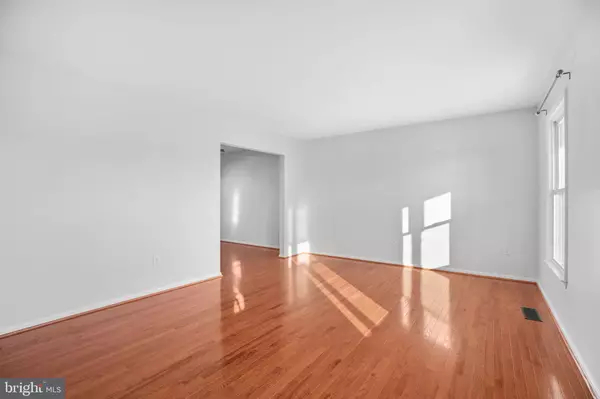 Fredericksburg, VA 22407,5721 UP A WAY DR