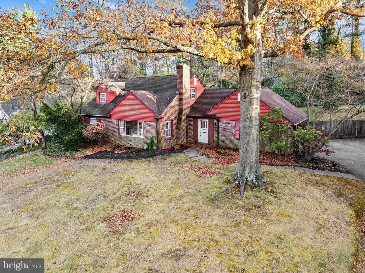 Wallingford, PA 19086,208 MARTROY LN