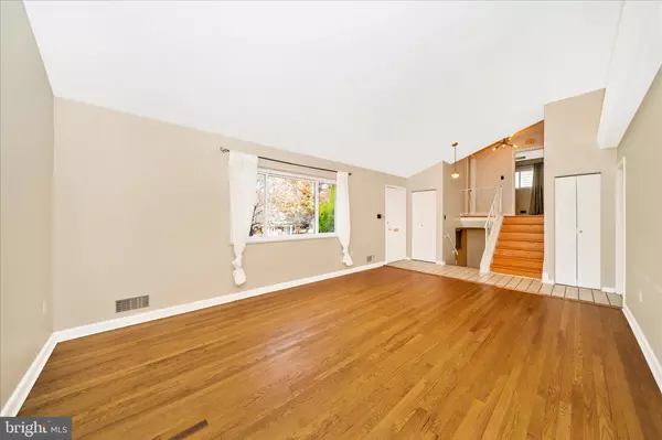 Chevy Chase, MD 20815,3906 MONTROSE DRWY