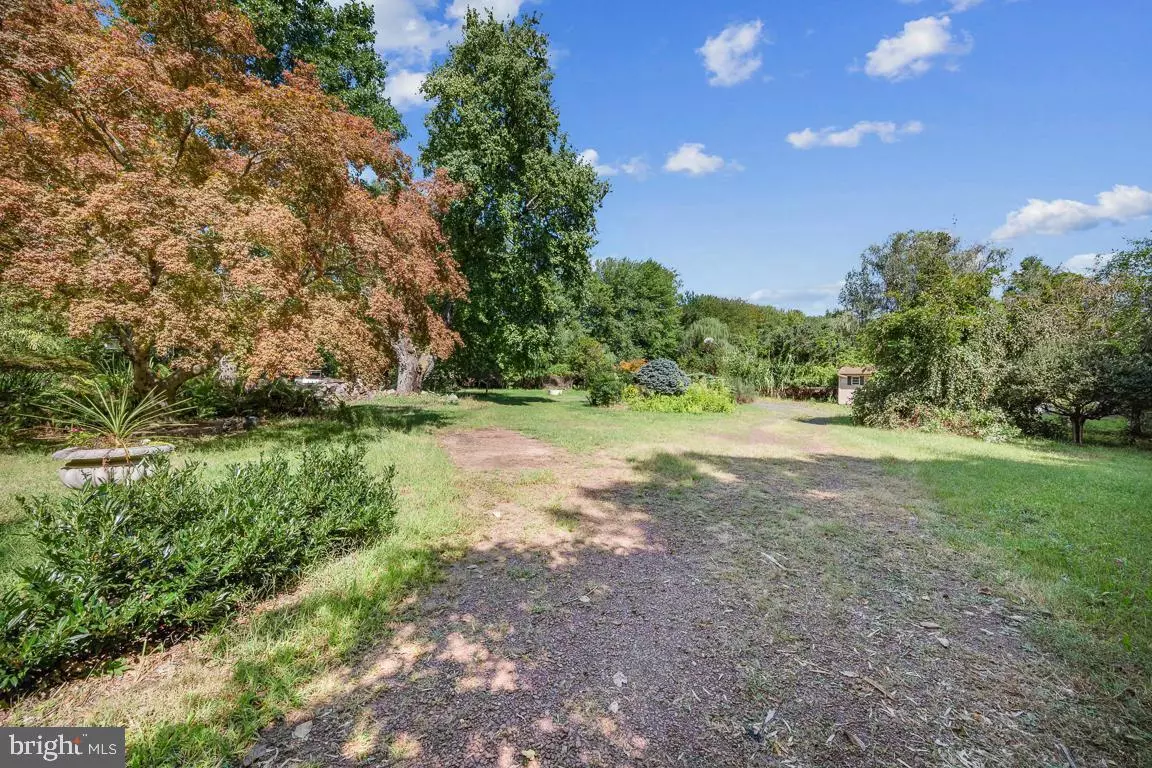 Mount Laurel, NJ 08054,324 MOUNT LAUREL RD