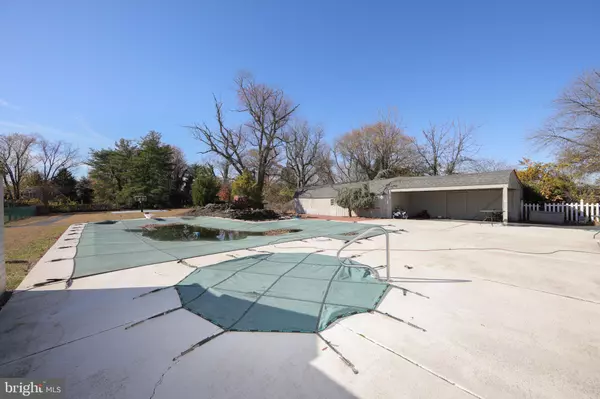 Blackwood, NJ 08012,220 W LANDING RD