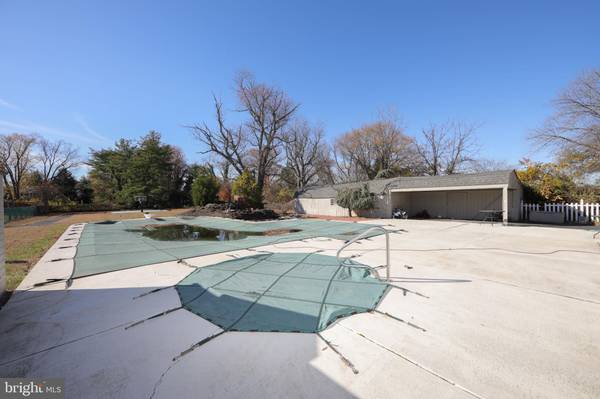 Blackwood, NJ 08012,220 W LANDING RD