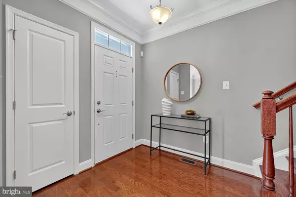 Ellicott City, MD 21043,5812 LOIS LN