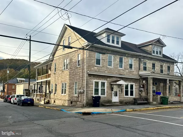 101 W MAIN ST, Tremont, PA 17981