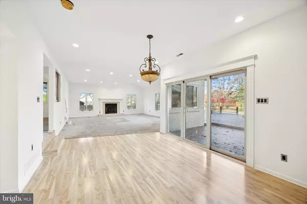 Cherry Hill, NJ 08003,4 FAIRHAVEN CT