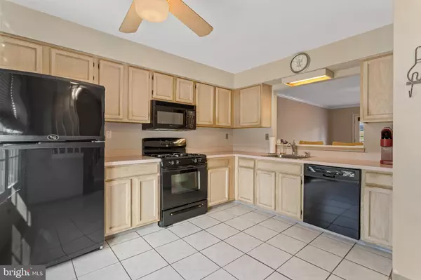 Upper Chichester, PA 19014,414 DOGWOOD CIR #30