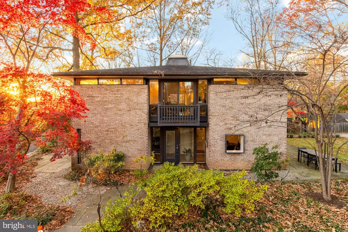 Bethesda, MD 20816,5420 MOHICAN RD