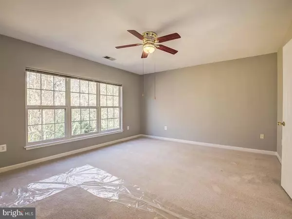 Manassas Park, VA 20111,9241 GREENSHIRE DR