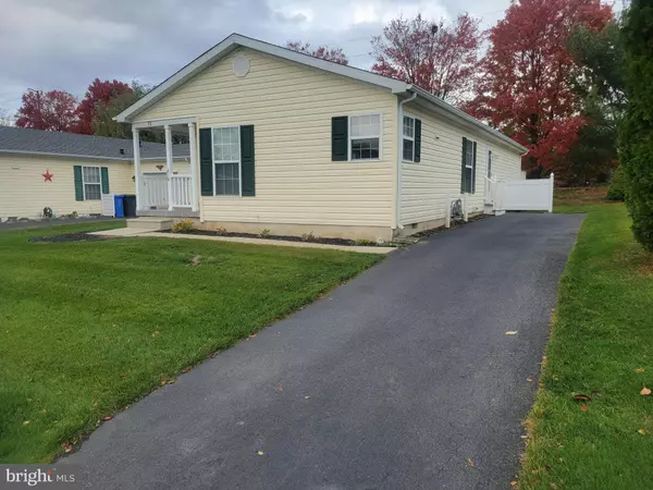 30 FORT LEE DR, Manahawkin, NJ 08050