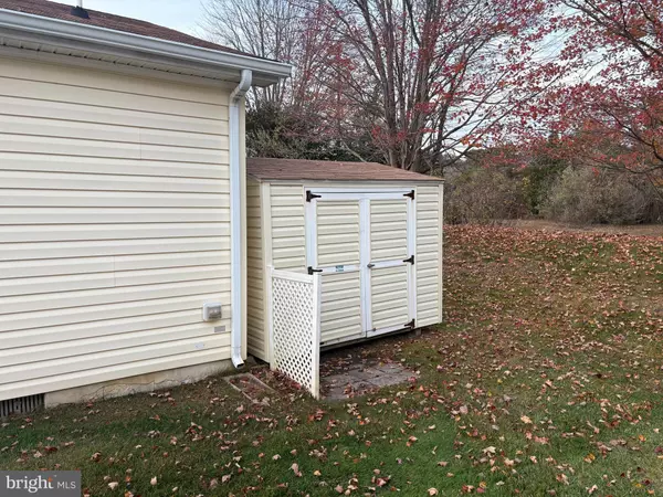 Manahawkin, NJ 08050,30 FORT LEE DR