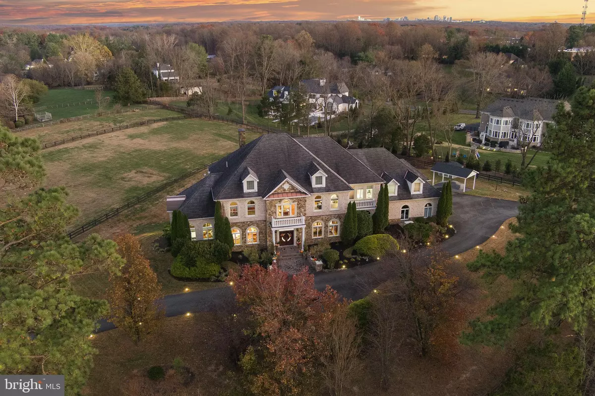 Great Falls, VA 22066,627 WALKER RD