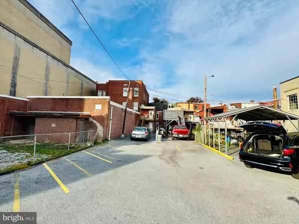 Reading, PA 19601,129 N 8TH ST