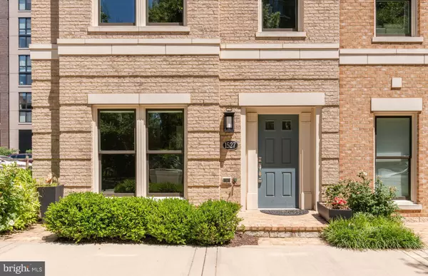 Arlington, VA 22209,1527 16TH RD N