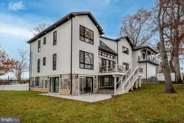 Livingston, NJ 07039,60 BAKER RD