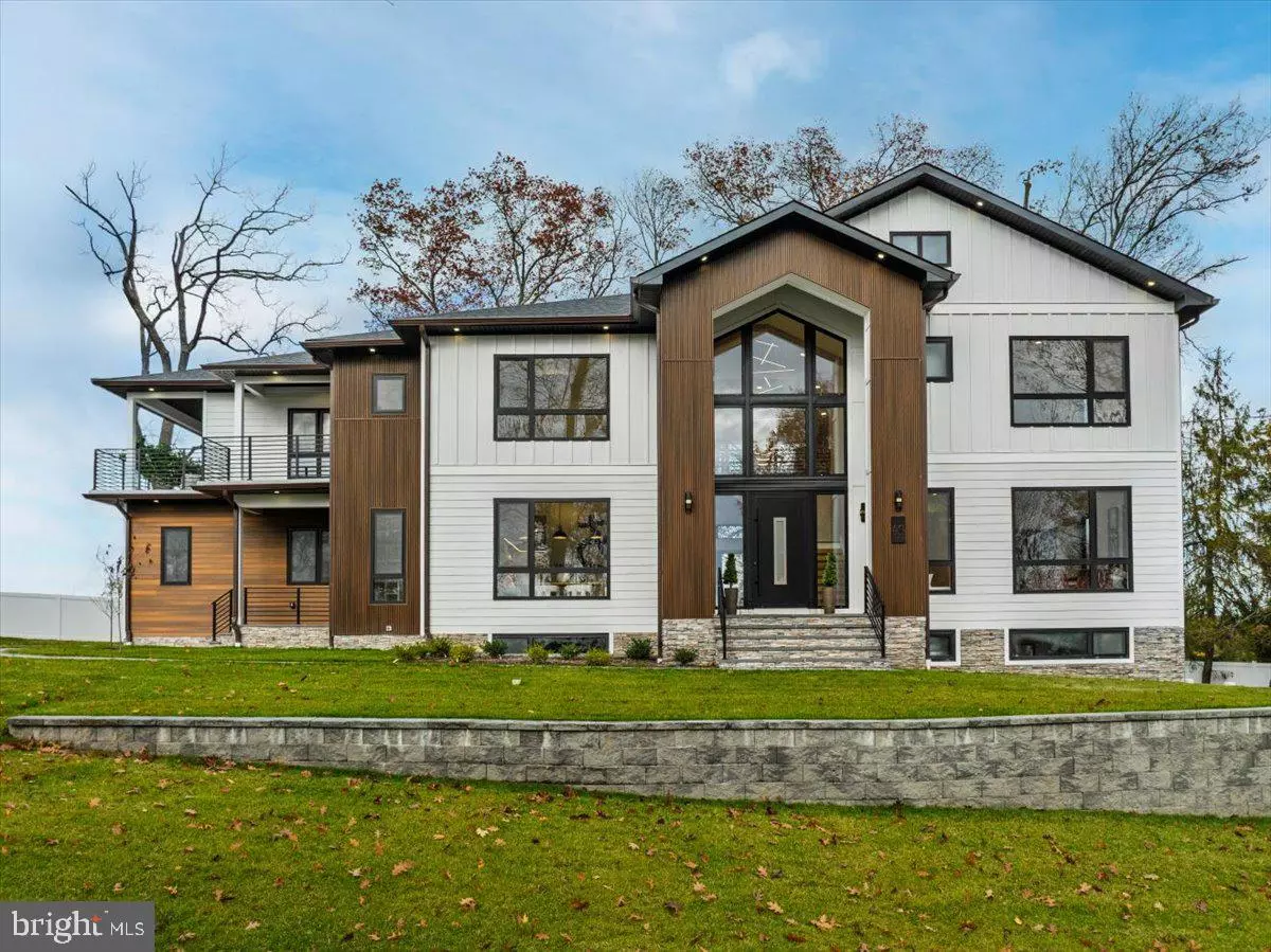 Livingston, NJ 07039,60 BAKER RD