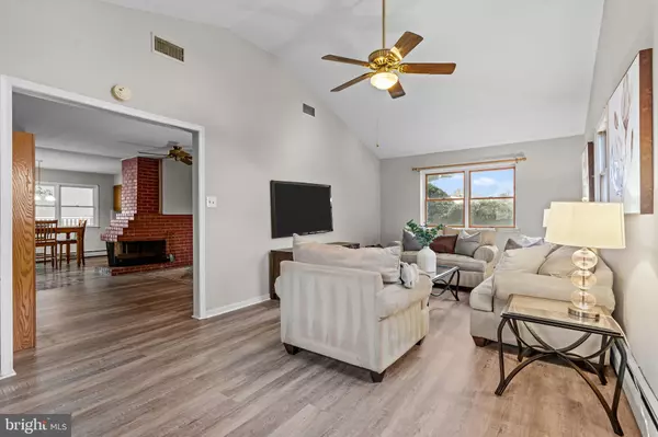 Levittown, PA 19055,29 GRACEFUL LN