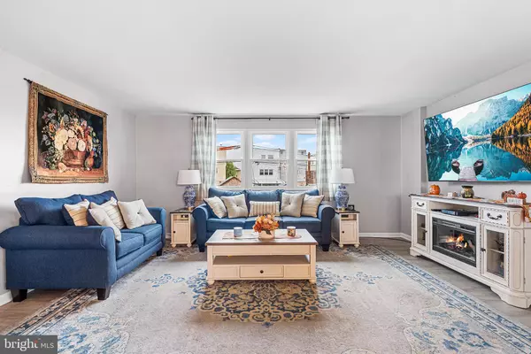 Philadelphia, PA 19152,8822 DEWEES ST