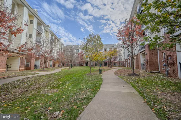 Sterling, VA 20165,21216 MCFADDEN SQ #206