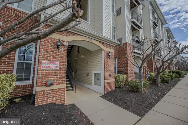 21216 MCFADDEN SQ #206, Sterling, VA 20165