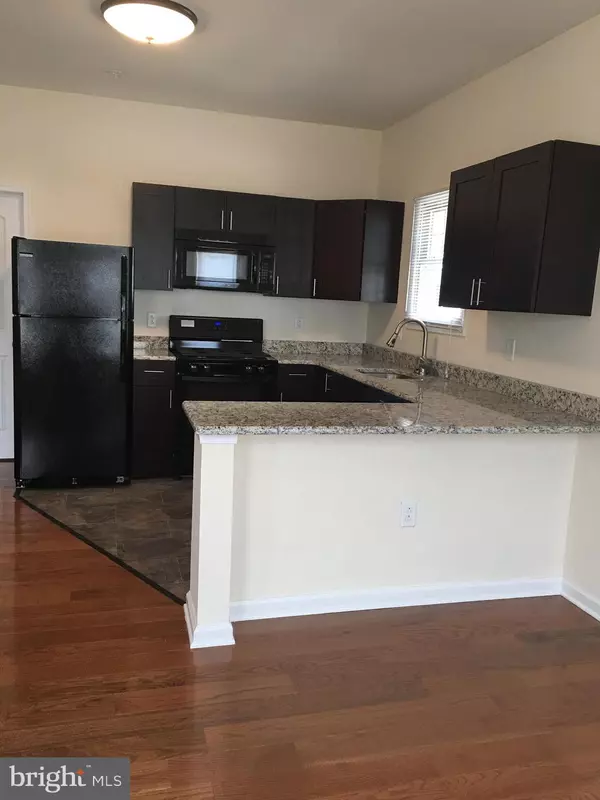 Glassboro, NJ 08028,357 OAKWOOD AVE #201