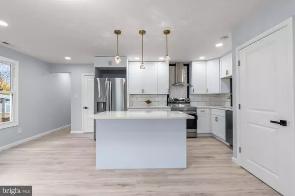 Philadelphia, PA 19116,11046 FERNDALE ST