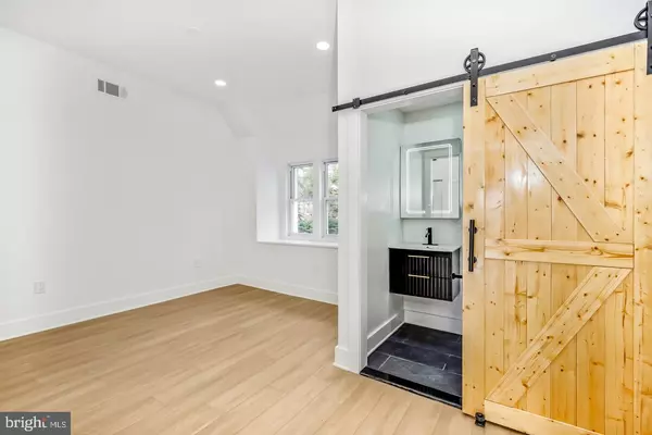 Philadelphia, PA 19131,5640 WYNDALE AVE