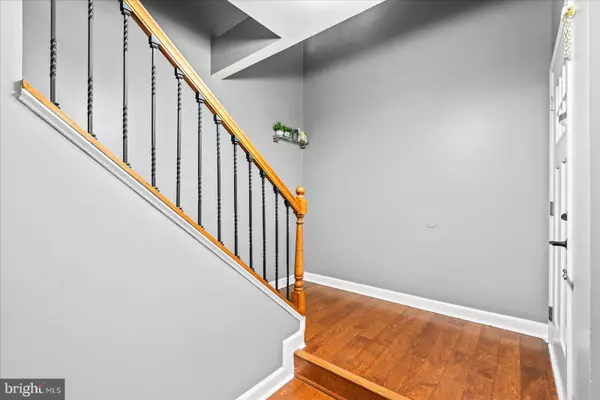 Alexandria, VA 22309,3916 WOODHUE PL #8