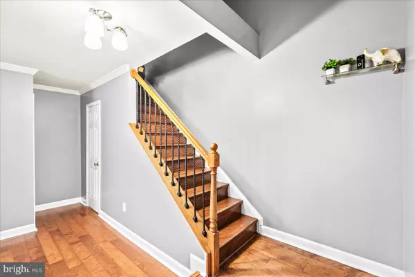 Alexandria, VA 22309,3916 WOODHUE PL #8